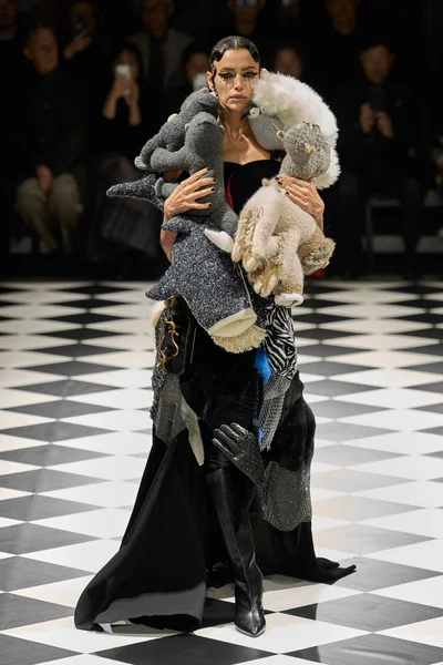Look 12